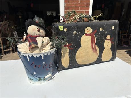 Holiday Decor, Snowman Suitcase