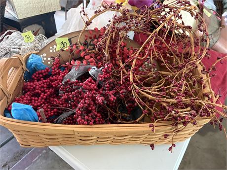 Basket, Berry Garland