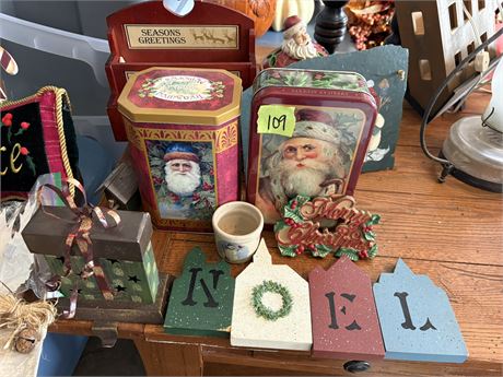 Holiday Decor, Santa Tins, Card Holder