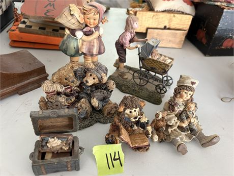 Figurines