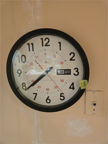 Quartz Clock w/day and date