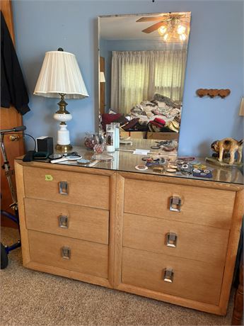 Dresser (Contents on Dresser NOT Included)
