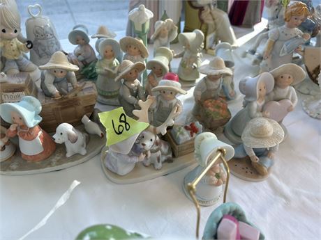 Figurines, Circle of Friends