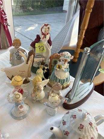 Figurines