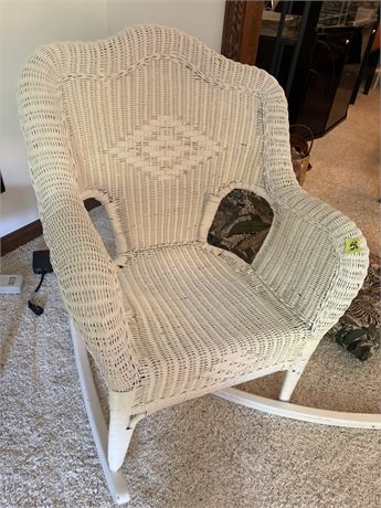 Wicker Rocker (Leg Needs Fixed)