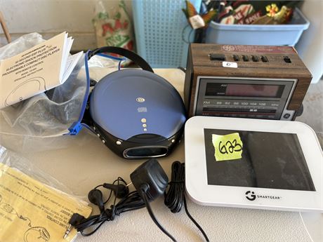 Clock, CD Player, Radio