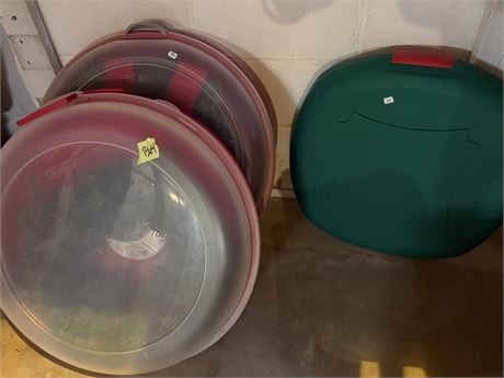Wreaths and Storage Cases (3)
