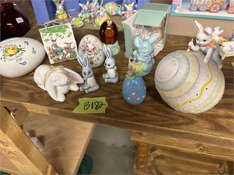 Easter Figurines, Decor