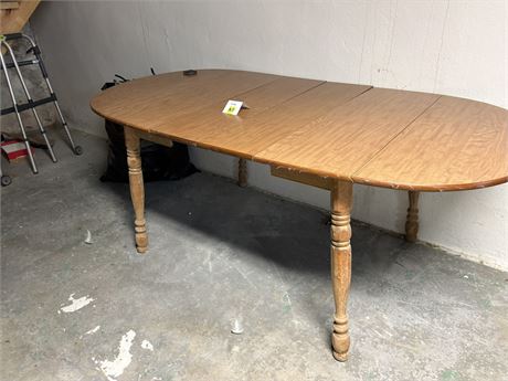 Table with Leaves