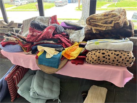 Blankets, Table Linens