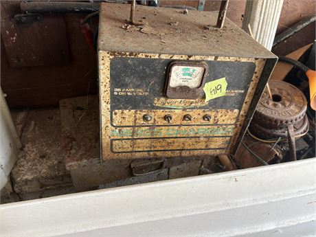 Vintage Silver Beauty Battery Charger