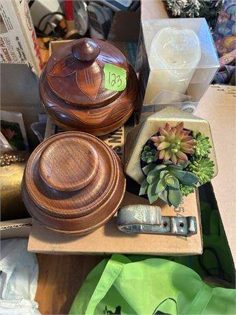 Decor Lot, Wood Jars, Candle, Artificial Plant