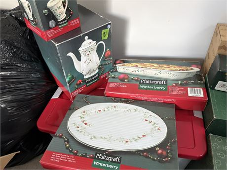 Pfaltzgraff Winterberry Dishes